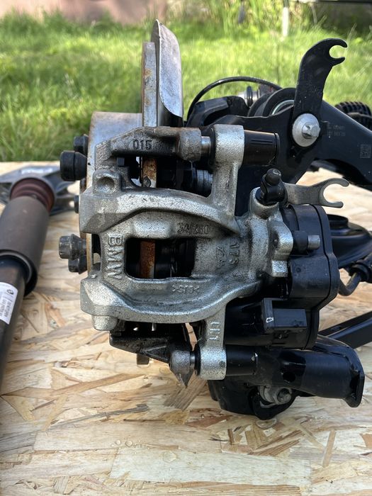 Punte Spate Completa BMW F45 F46 X1 F48 MINI F60 – Doar 4000 km, ca NOUA