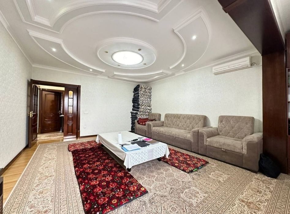 Labzak "Brasserie", Anhor Lokomotiv park arenda bollaga