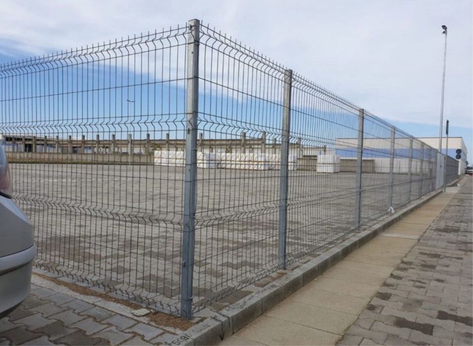 Construim garduri si porti la comanda