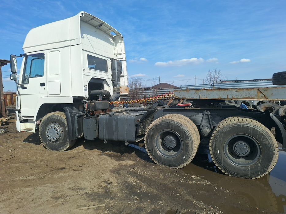 продам тягач Хово