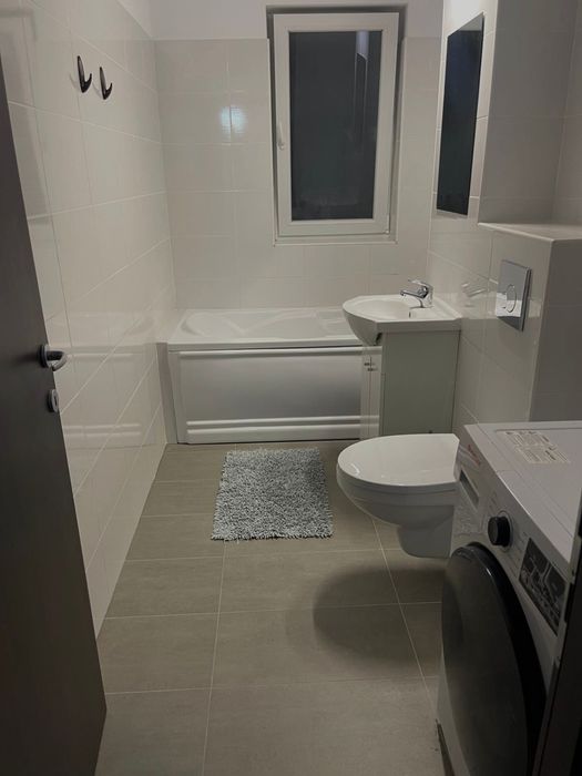 Inchiriez apartament Sân Petru