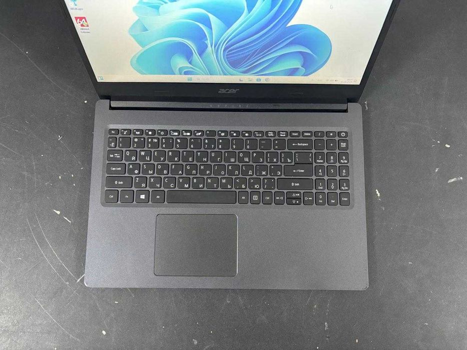 Ноутбук Acer для работы и игр работает шустро CORE i5