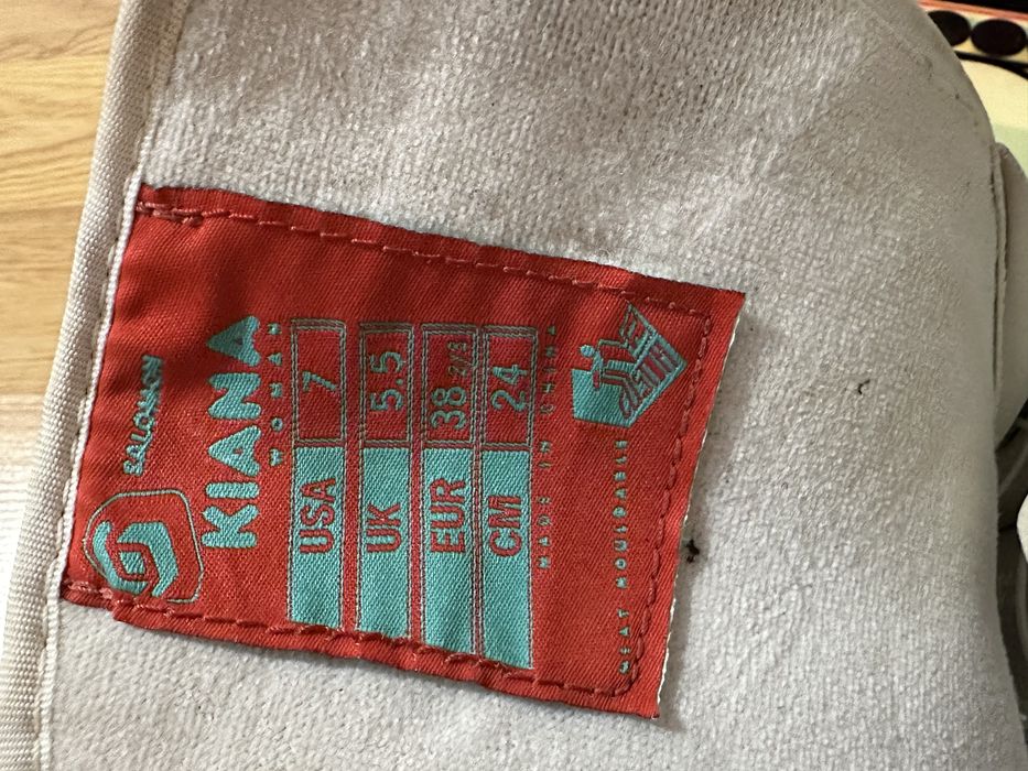 Snowboard Salomon 142 cm + Legaturi snowboard Salomon + Boots