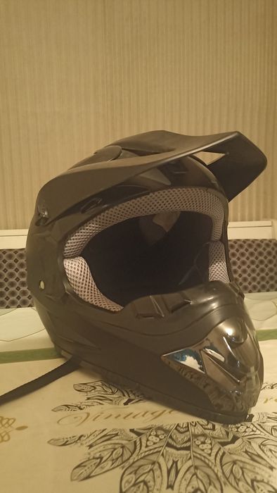 Продаю  мотошлем