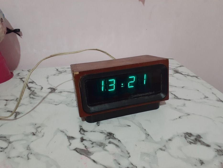 Электронные советские часы