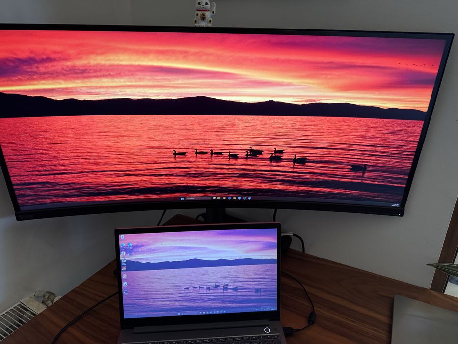 Monitor 5k Lenovo 39,7” 98% DCI-P3 și 99% sRGB, pe 10 biți pentru edit foto/video