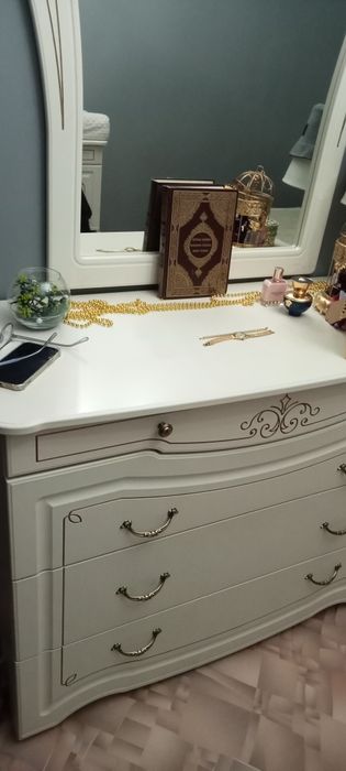 Спальный гарнитур