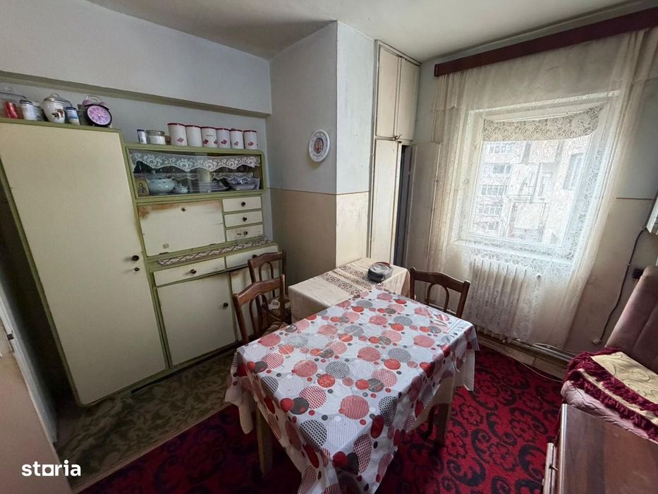 Apartament 4 camere, etaj 3 - Cugir