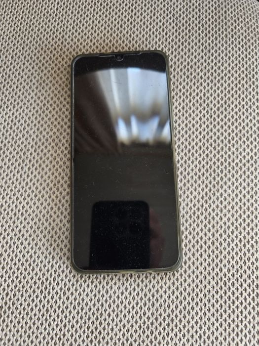 Продавам смартфон Huawei i60nova