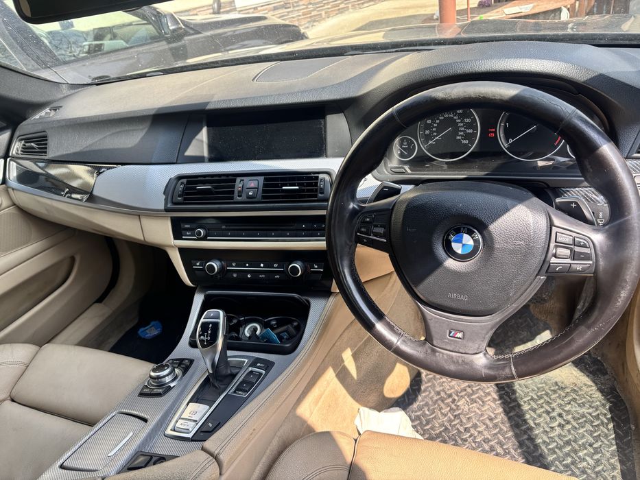 Dezmambrez bmw f10 520 d pachet M
