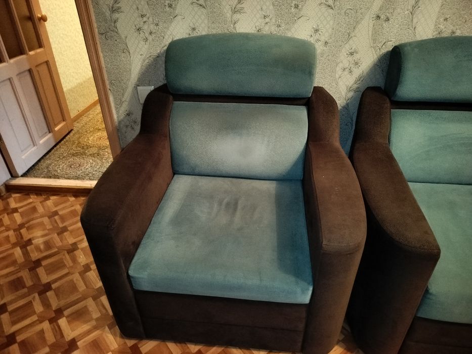 Продам диван для гостиной