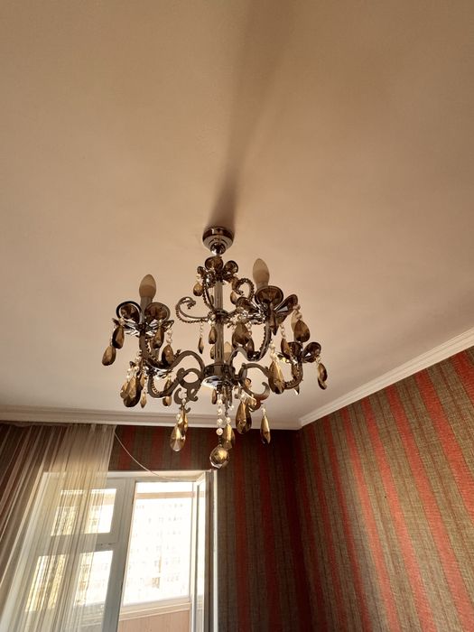 Продам люстры б/у