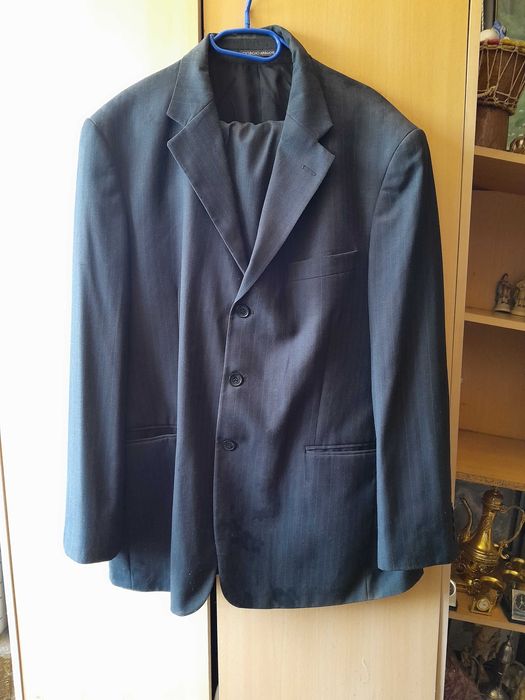 Vand costum Giorgio Armani