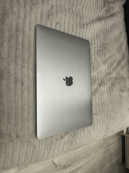 Macbook air m1 2020