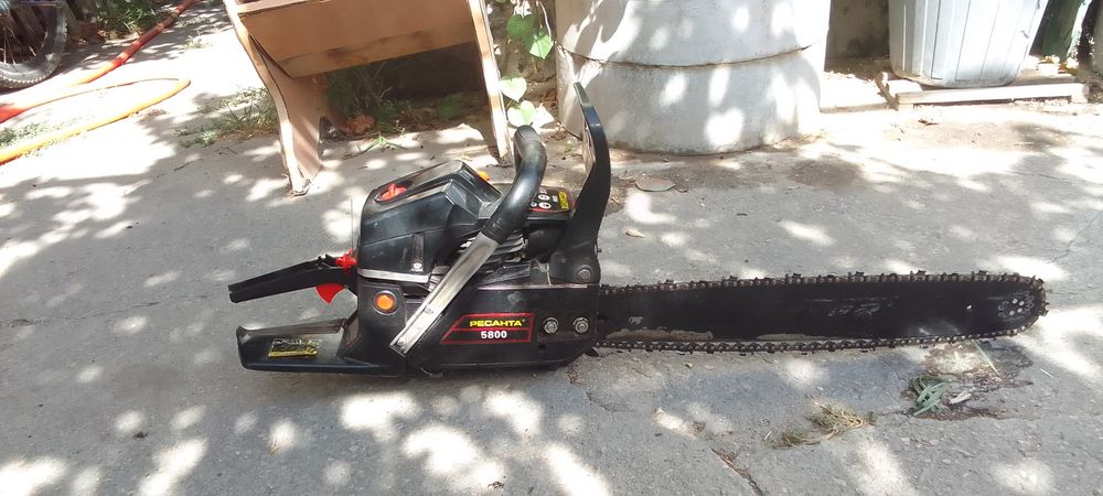 Продам б/у бензопилу