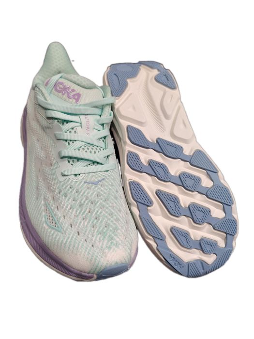 H O K A                Мъжки  обувки за бягане и спорт.