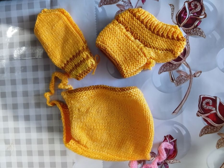 Шапочка,  носки, варежки, следки
