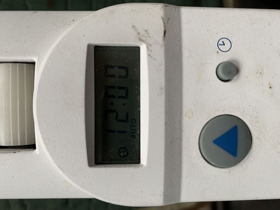 Dispozitiv pentru rulat/ derulat  jaluzele