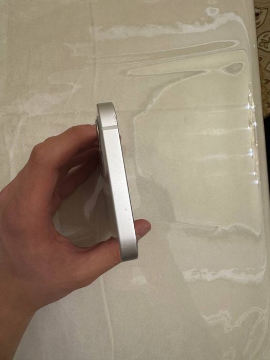 Iphone 12 продаётся