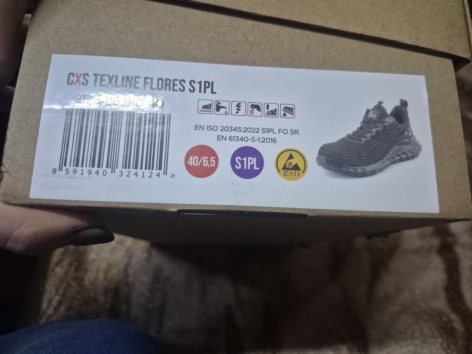 Продавам антистатични работни обувки