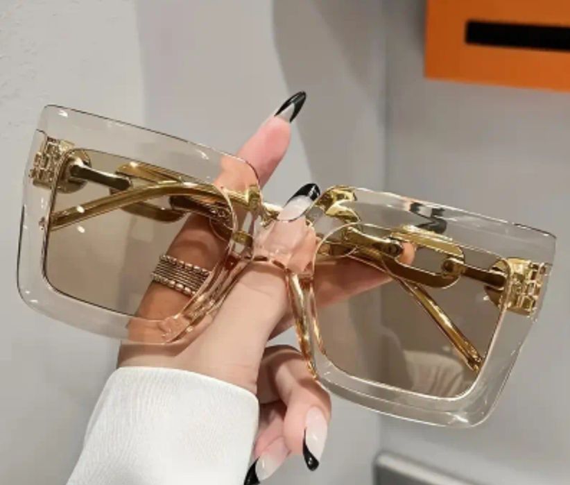 Очки солнцезащитные