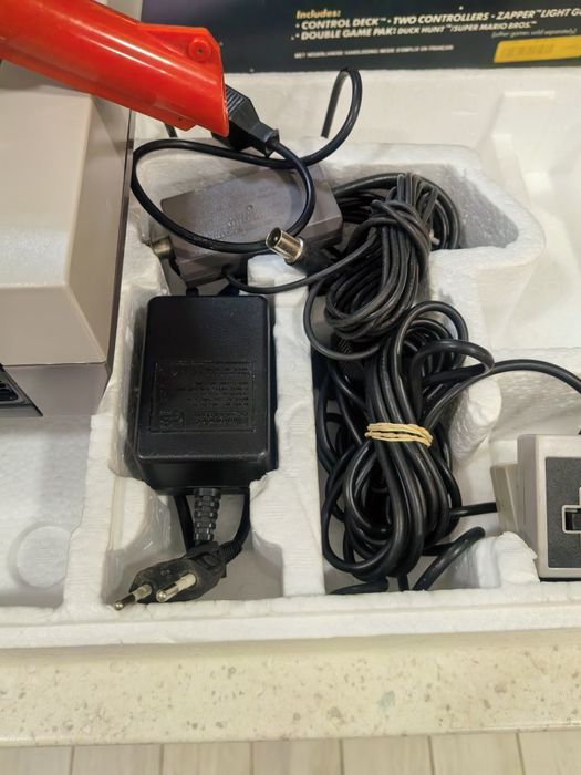 Vând Nintendo nes original în cutie