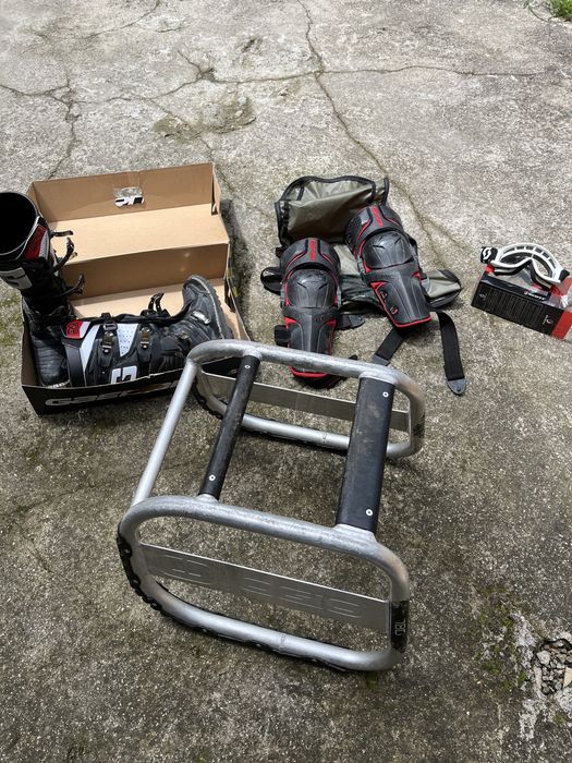 мотокрос ботуши очила брич мото наколенки