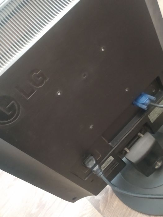 Монитор LG Flatron M1917S