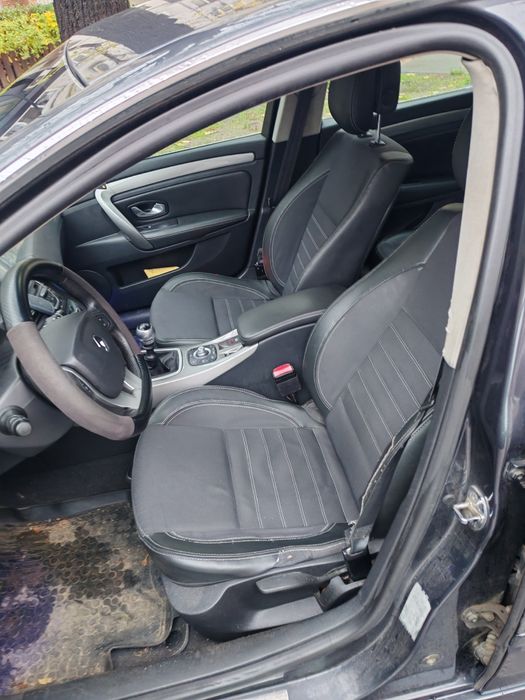 Vând Renault laguna 3 1.5 dci 2011 preț negociabil