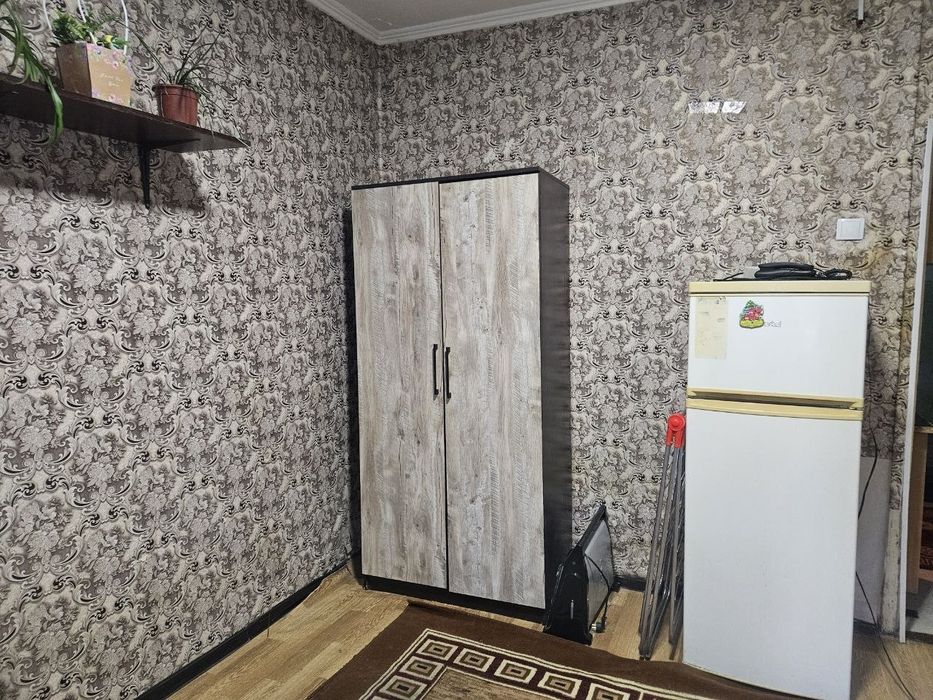 Продаю 1/1/4,бывшиео бщежитие. ТТЗ. Ахмад Югнаки! Начало массива,!