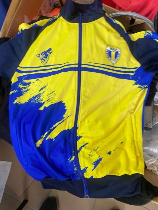 Vînd treninguri bărbătești