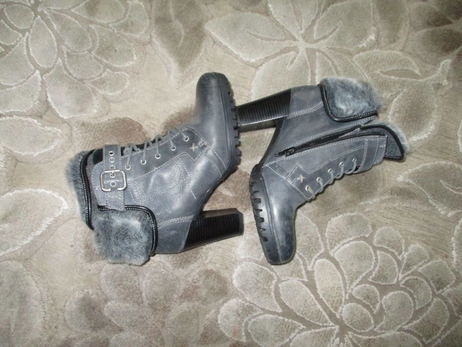 Botine de piele cu blanita marimea 37