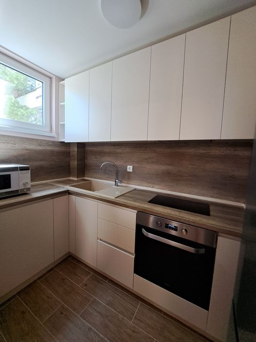 Дава се под наем Двустаен апартамент в Разград, Васил Левски - 53 кв.м за 510 € - Снимка #2