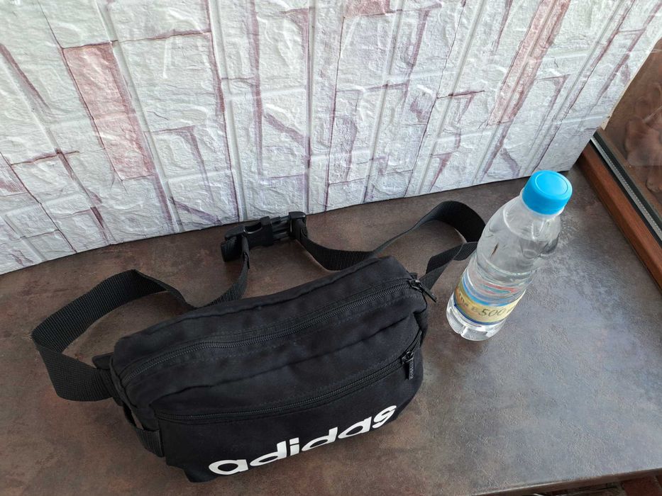 Мъжка дамска чанта,малка черна чантичка за кръста Adidas