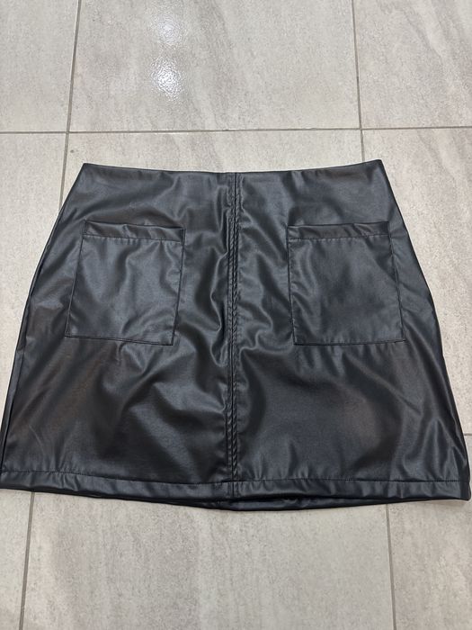 Дамска кожена пола