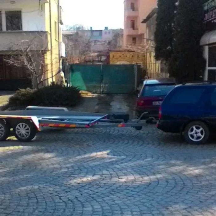 Продавам товарно ремарке за лек автомобил-платформа