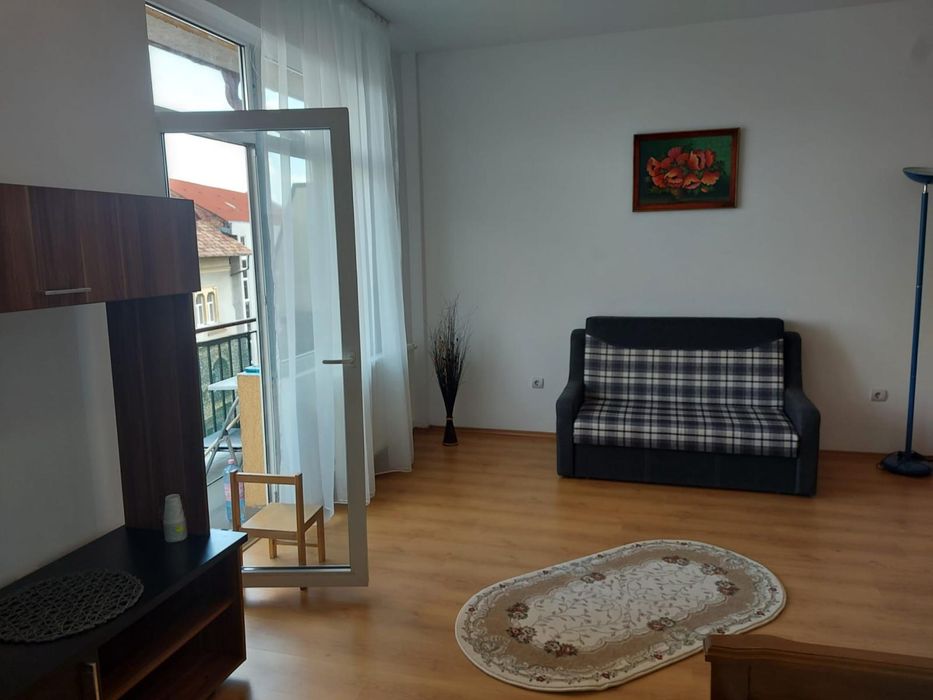 Vând apartament cu o cameră semicentral