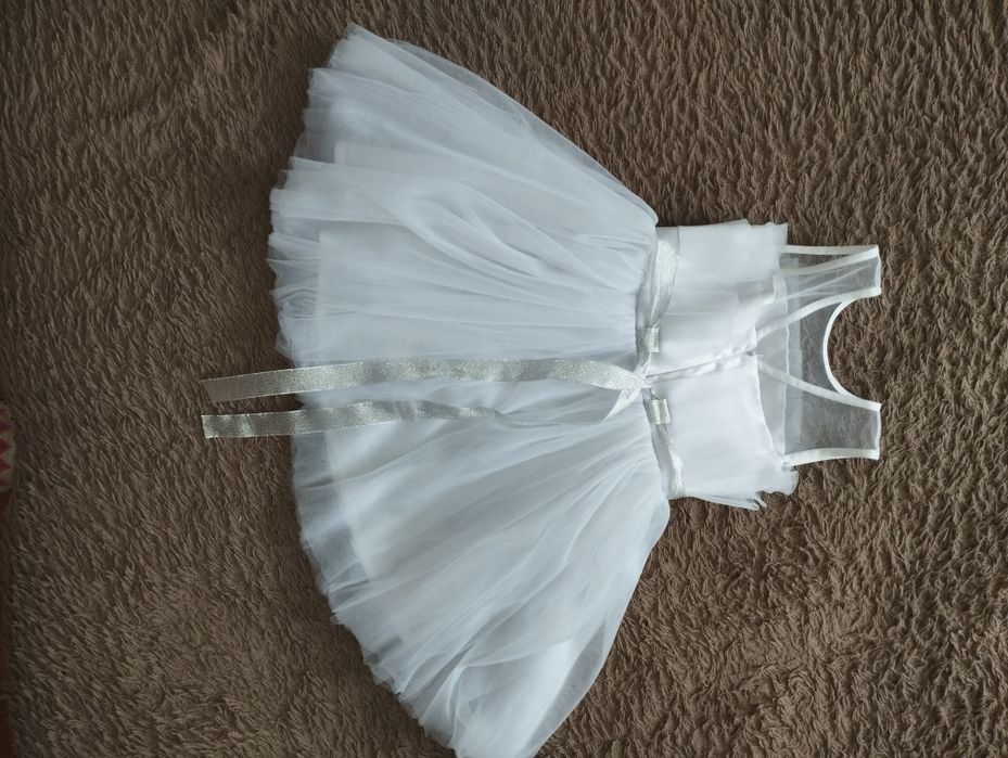 Праздничное платье на девочку