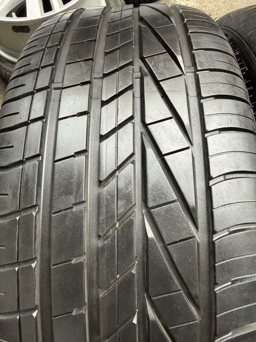 2x Anvelope Vara 245/45 R19 runflat - GoodYear Excellence RFT cu stelu