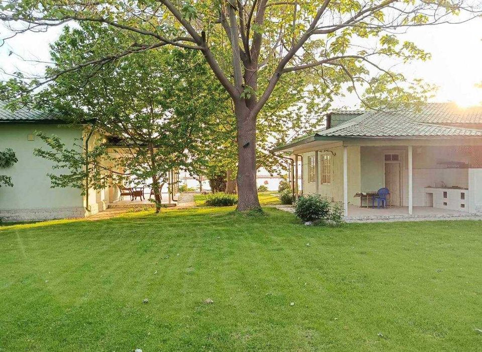 Продаётся зона отдыха (дача) на берегу Ташморя (первая линия).