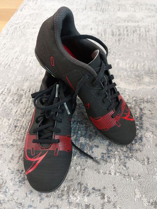 Ghete fotbal Nike Mercurial