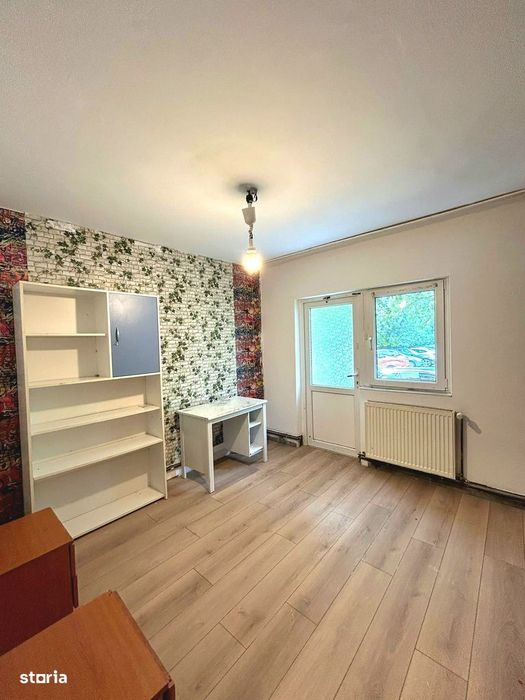 Apartament 3 camere, decomandat, parter, zona Lipovei