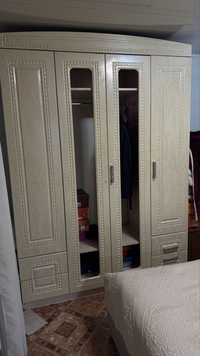 Продам шкаф 4х дверный