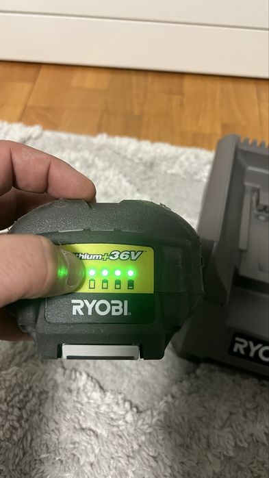 Acumulator Ryobi 36 V  4.0 Ah cu incarcator