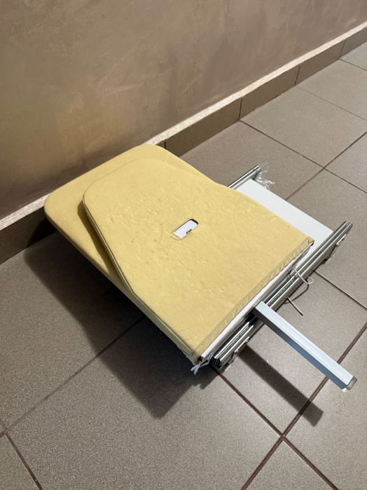 Дъска за гладене с изтеглящ механизъм