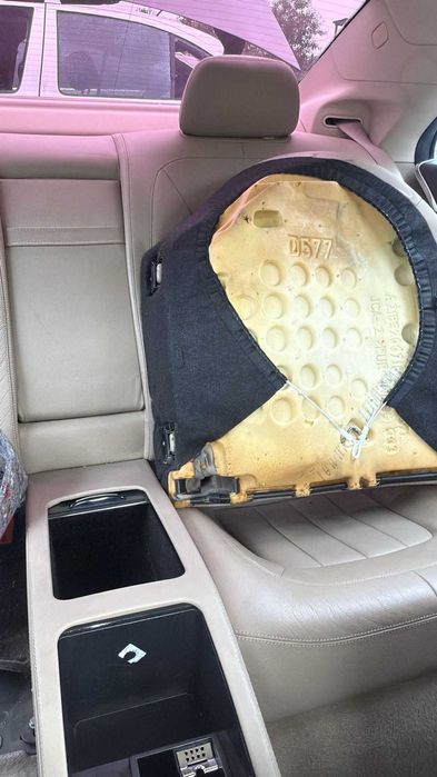 Dezmembrez Mercedes Benz CLS W218 350 CDI 2012