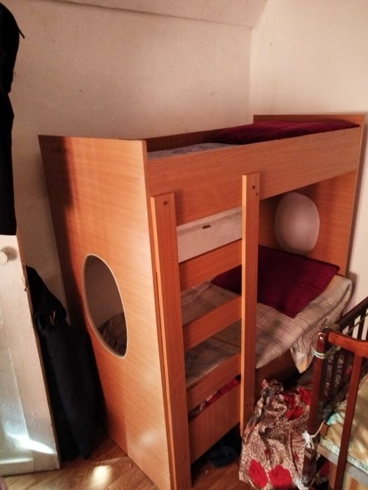 Срочно продам детский 2 этаже кровать