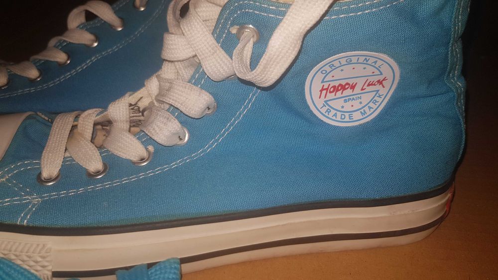 Дамски сини кецове