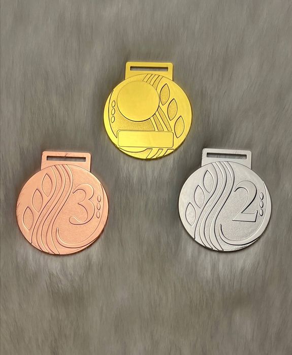 Медали с вашим логотипом и не только а также кубки статуэтки от произв