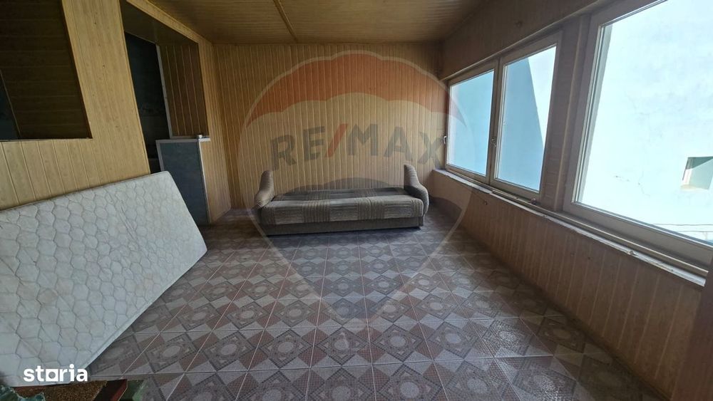 Casă / Vilă cu 5 camere de vânzare în zona Central